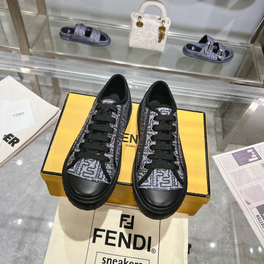 Fendi Sneaker-31